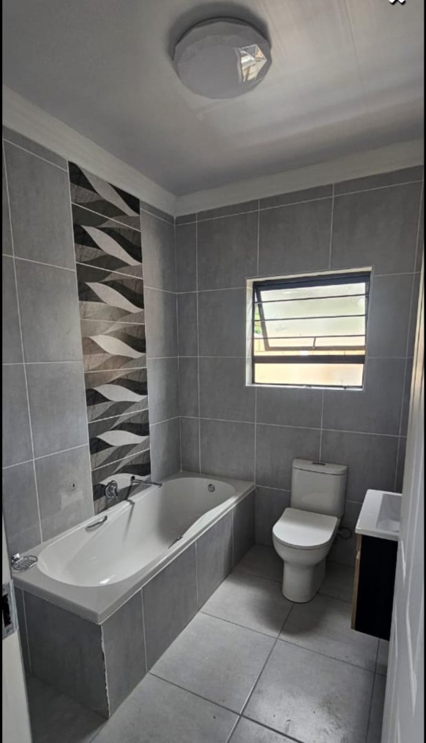 To Let 3 Bedroom Property for Rent in Flamwood North West